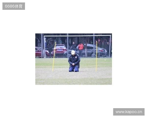 帽子上用中文写着努力、忍耐、牺牲,张外龙:是我作为教练的哲学 帽子上用中文写着努力、忍耐、牺牲,张外龙:是我作为教练的哲学